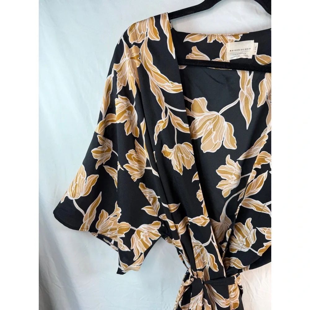 Maison Du Soir Floral Wrap Robe Black Gold Kimono Sleeve L/XL